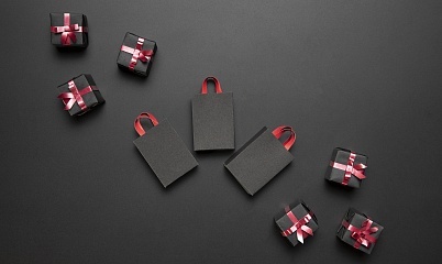 Упаковка и сопутствующие товары с логотипом: полный брендинг от пакета до ленты